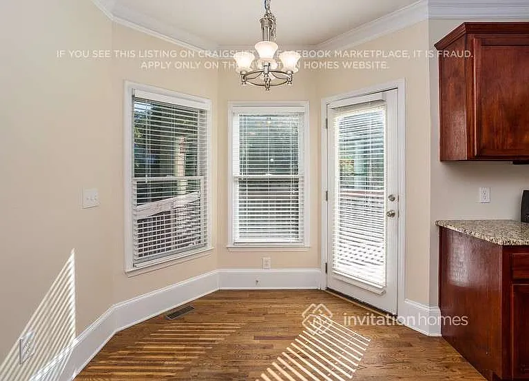 712 Connally St SE — Photo 11