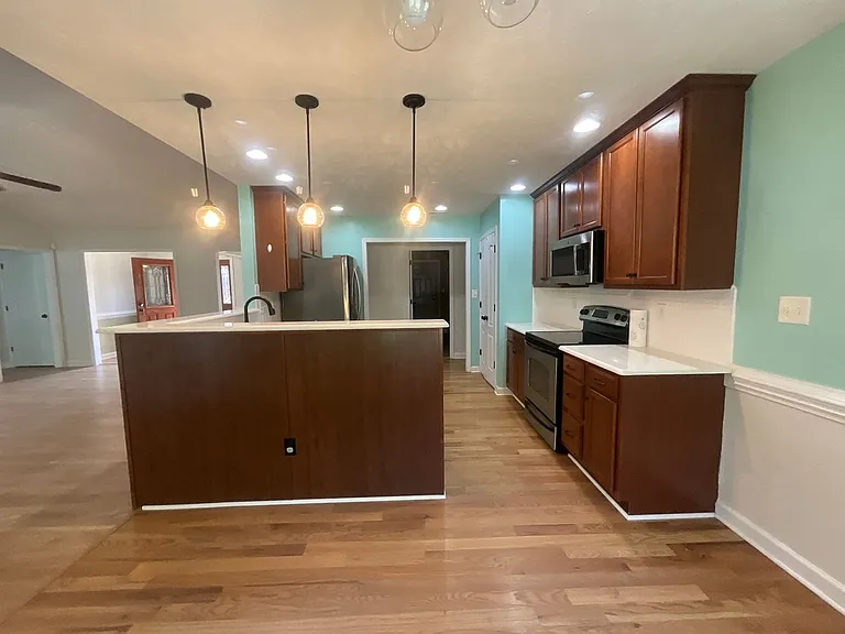 404 Windover Dr — Photo 8
