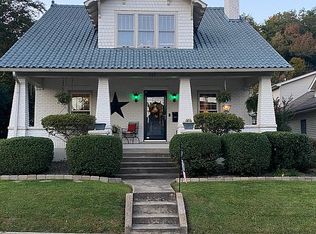 309 5th St, Paintsville, KY 41240
