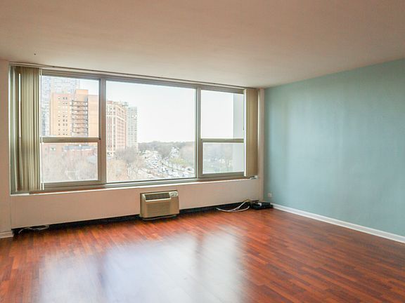 5th image of 3600 N Lakeshore Dr #620