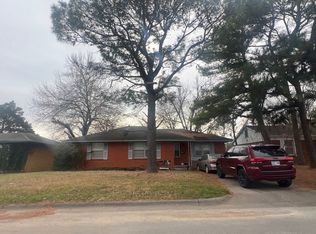 702 Davis St, Ardmore, OK 73401