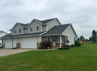 1101 Northwood Dr, Seymour, WI 54165