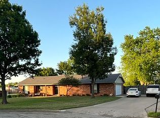 1222 Sunset Ln, Blackwell, OK 74631
