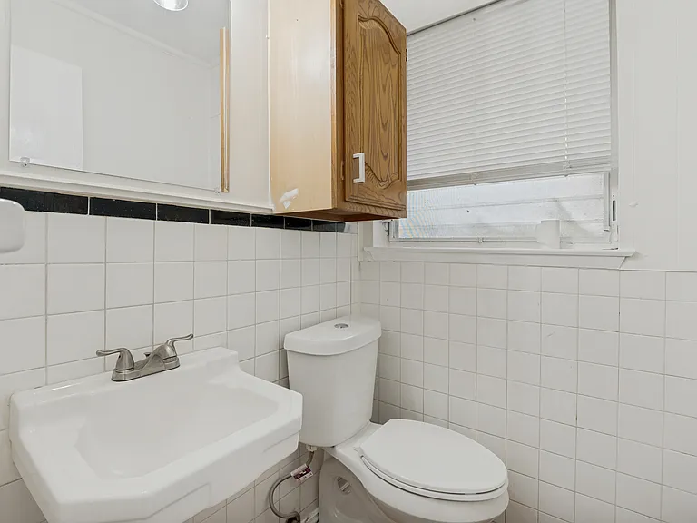 1818 Highland Dr — Photo 22