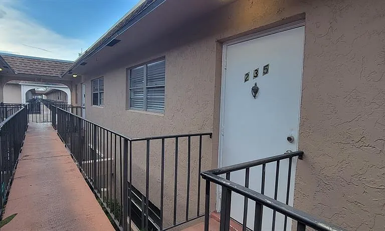 600 SW 2nd Ave #235 — Photo 9