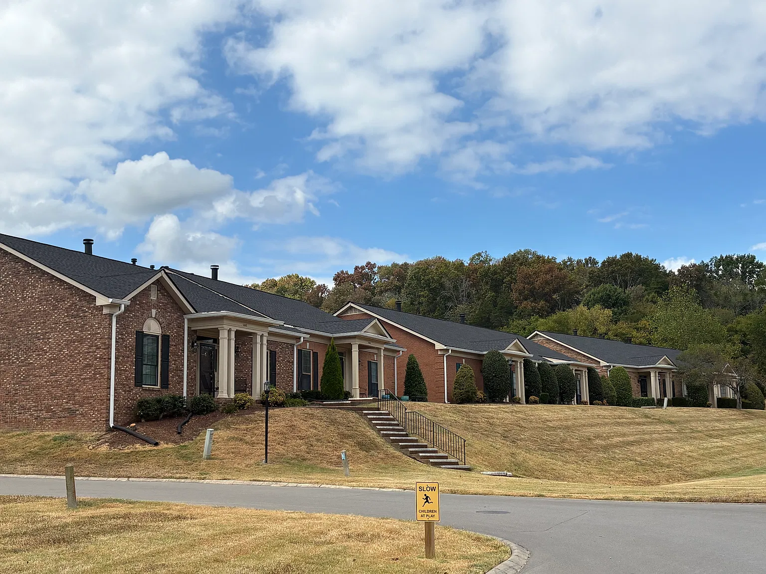 3 bed, 2049 sqft, $2,699 — Photo 3