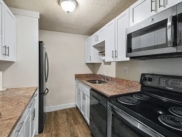55 Sea Park Blvd #606 — Photo 5