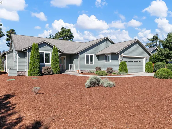 87936 Lake Point Dr, Florence, OR 97439