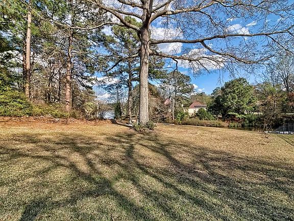 4th image of 329 Deer Run Rd