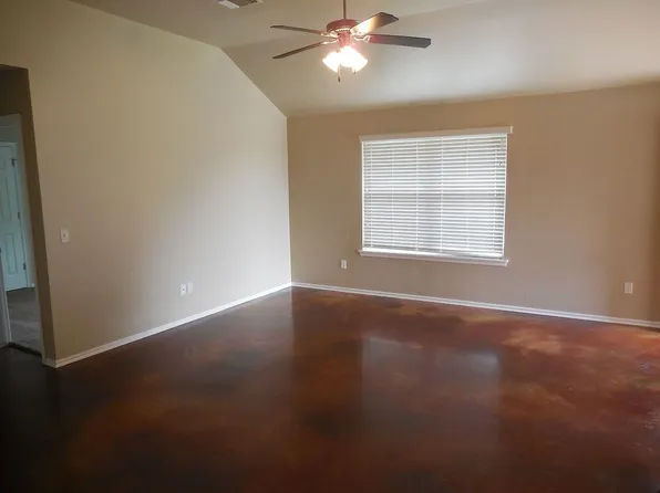 Moore Single Story Duplex, 113 NE 23rd St #133B, Oklahoma City, OK 73160