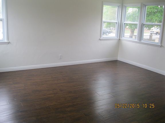 5th image of 512 W Granada Ct
