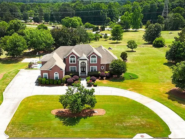 155 White Tail Ct, Fayetteville, GA 30214