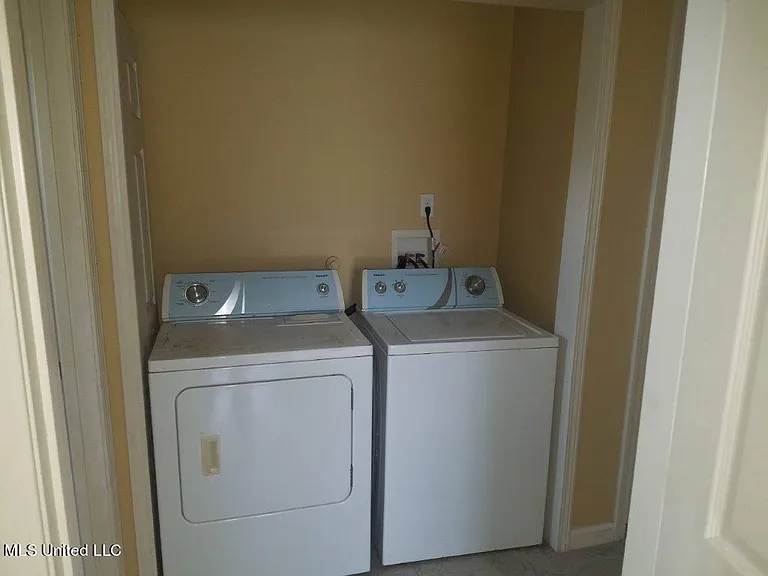 265 Crawford St — Photo 9