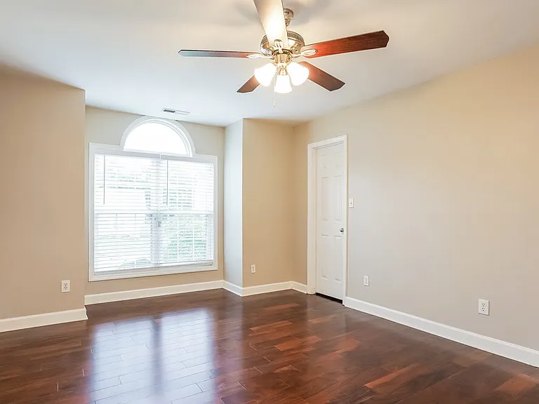 4208 Knightsbridge Way — Photo 13