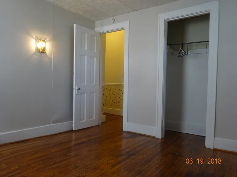 467 Norwood Ave — Photo 11