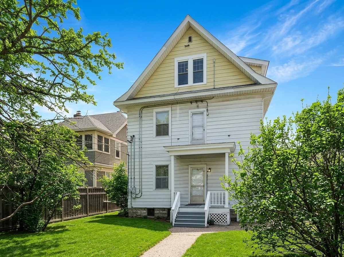 1181 Lincoln Ave — Photo 3