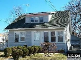 66 E Dean St, Freeport, NY 11520