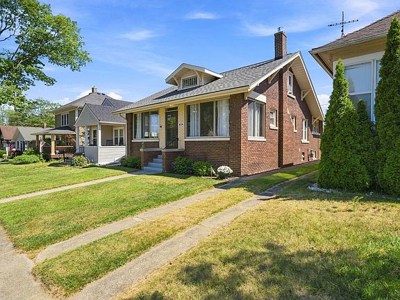 2nd image of 834 Lewis Ave