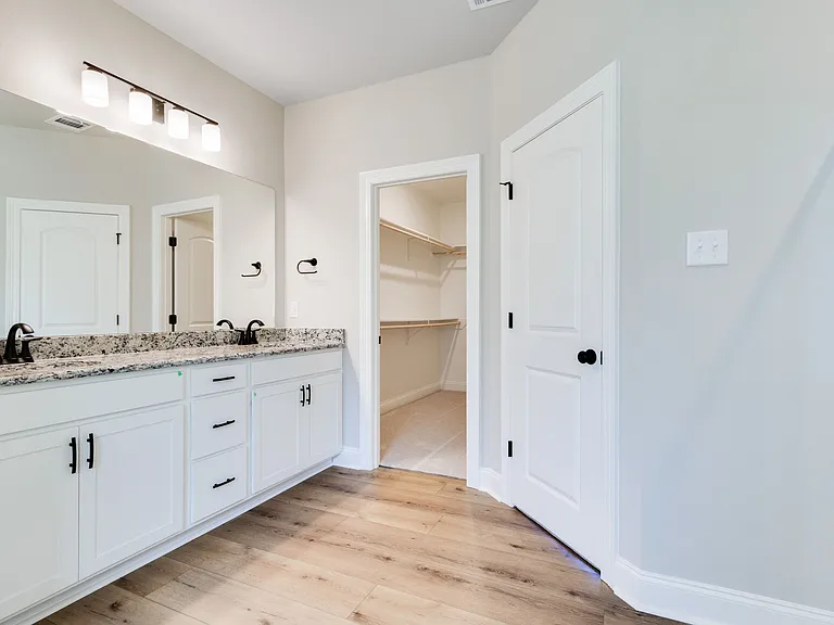 141 Ridley Ln — Photo 15