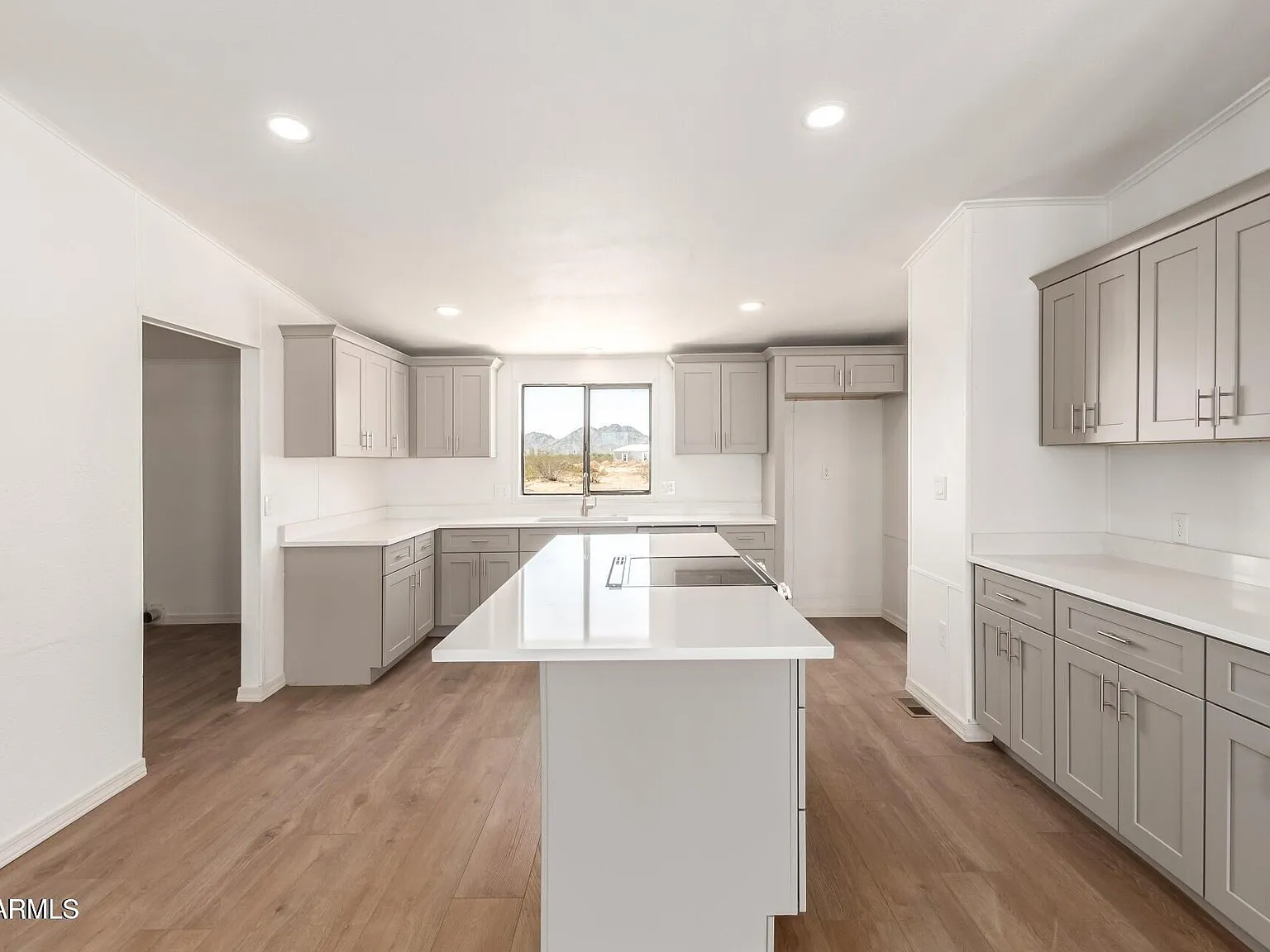 4 bed, 2.0 bath, 2113 sqft, $2,000 — Photo 4