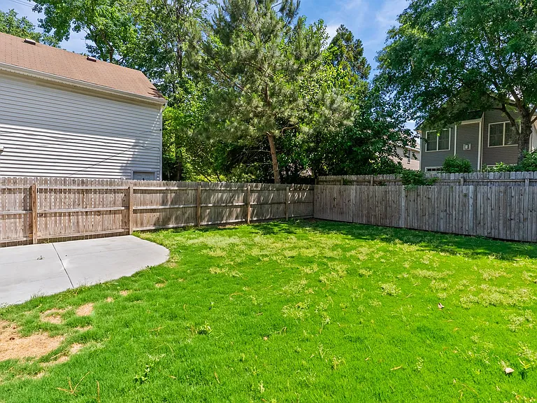104 S Palm Ave — Photo 8