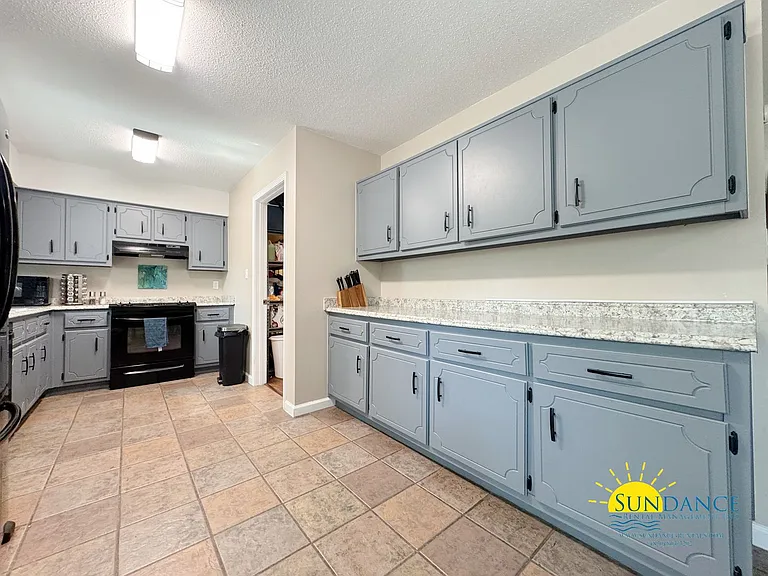 48 Cape Dr NW — Photo 3
