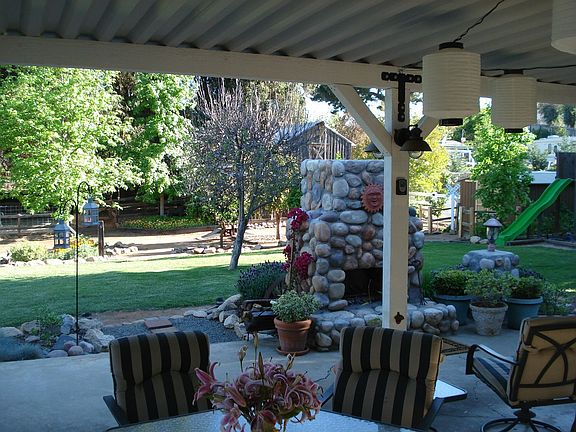 Wonderful outdoor entertaining area