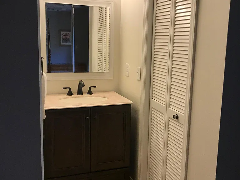 902 Beresford Ct — Photo 11