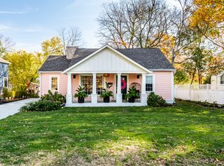 355 S 5th St, Zionsville, IN