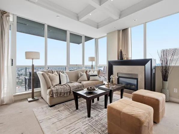 1408 Strathmore Mews #4302, Vancouver, BC V6Z 3A9