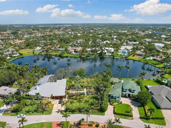 476 Palm CIR W, NAPLES, FL 34102