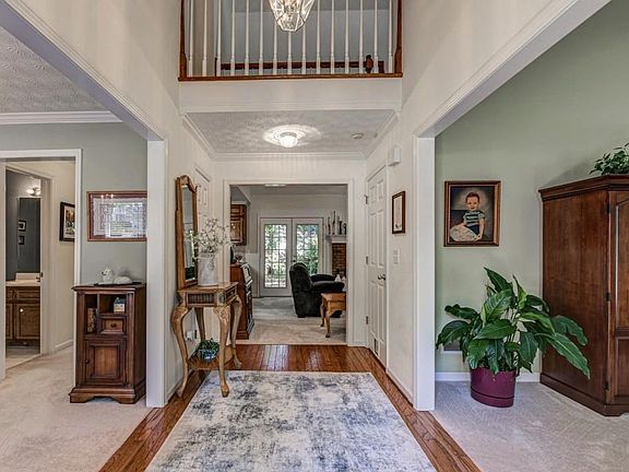 3rd image of 611 Heartwood Way SE