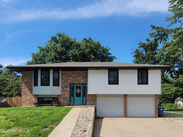 4510 Village Dr, Jefferson City, MO 65109