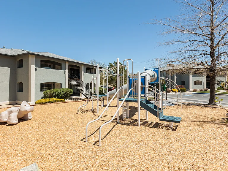 Silver Lake Apartments — Photo 12
