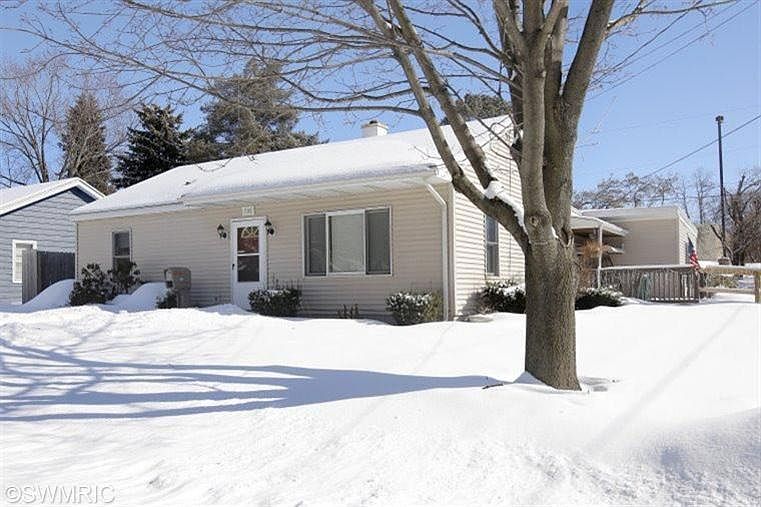 1st image of 302 East Dr