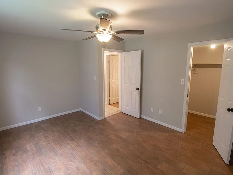 1509 Olympic Blvd — Photo 12