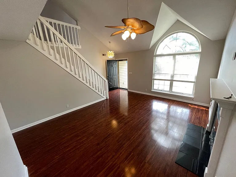 6015 Mercury Dr — Photo 6