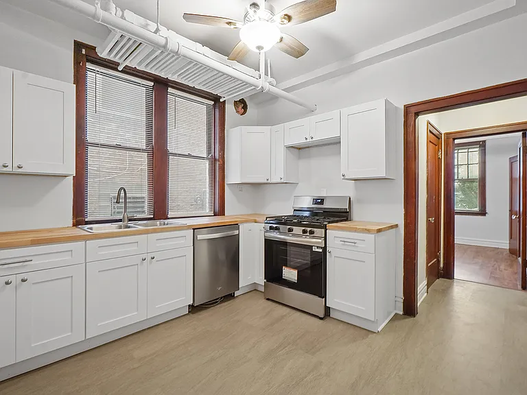 1301 Maple Ave #1 — Photo 6