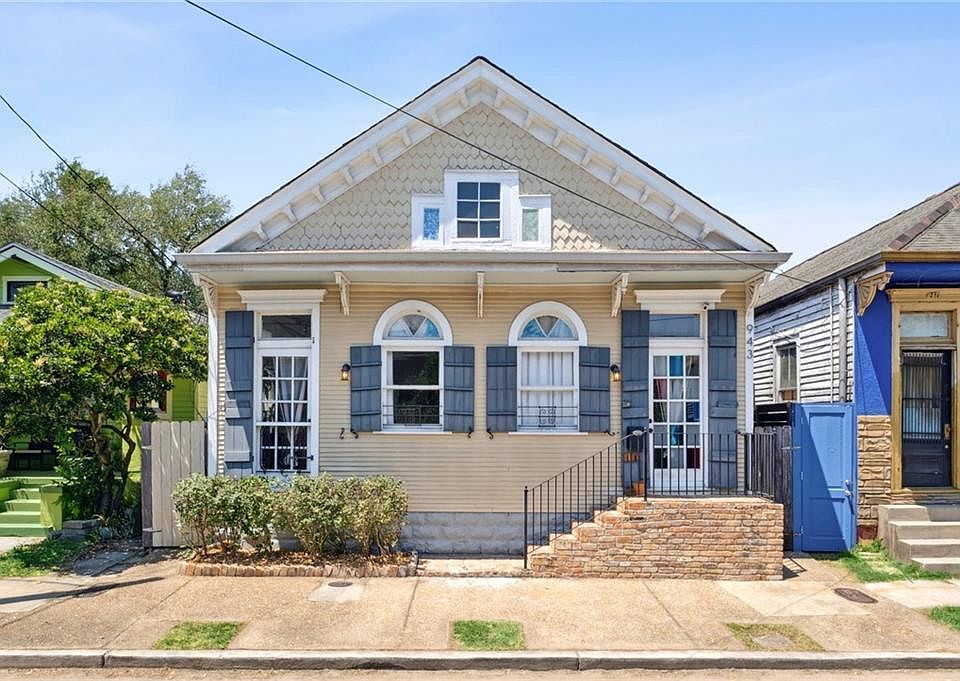 1st image of 943 N Rendon St