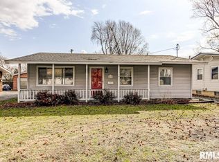 412 W Lake Shore Dr, Springfield, IL 62703