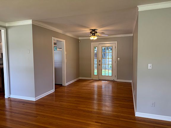 3rd image of 410 S Baird Ln
