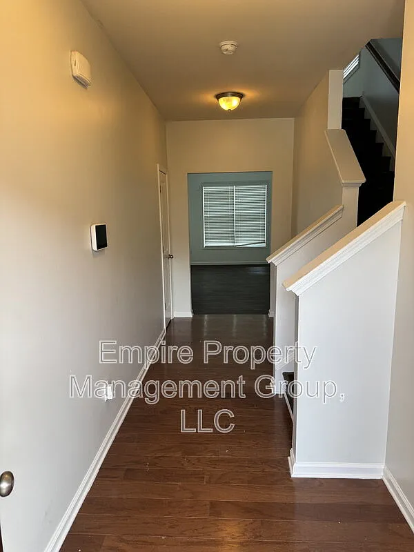 3 bed, 2.5 bath, 1538 sqft, $1,900 — Photo 2