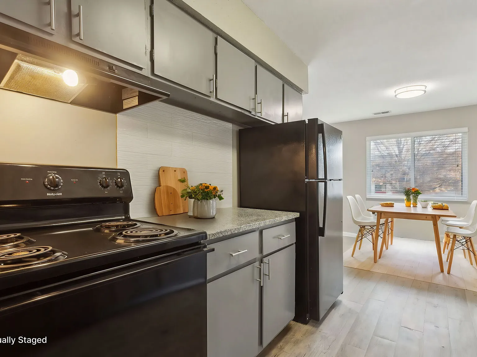 Applewood At The Cove Apartments — Photo 3