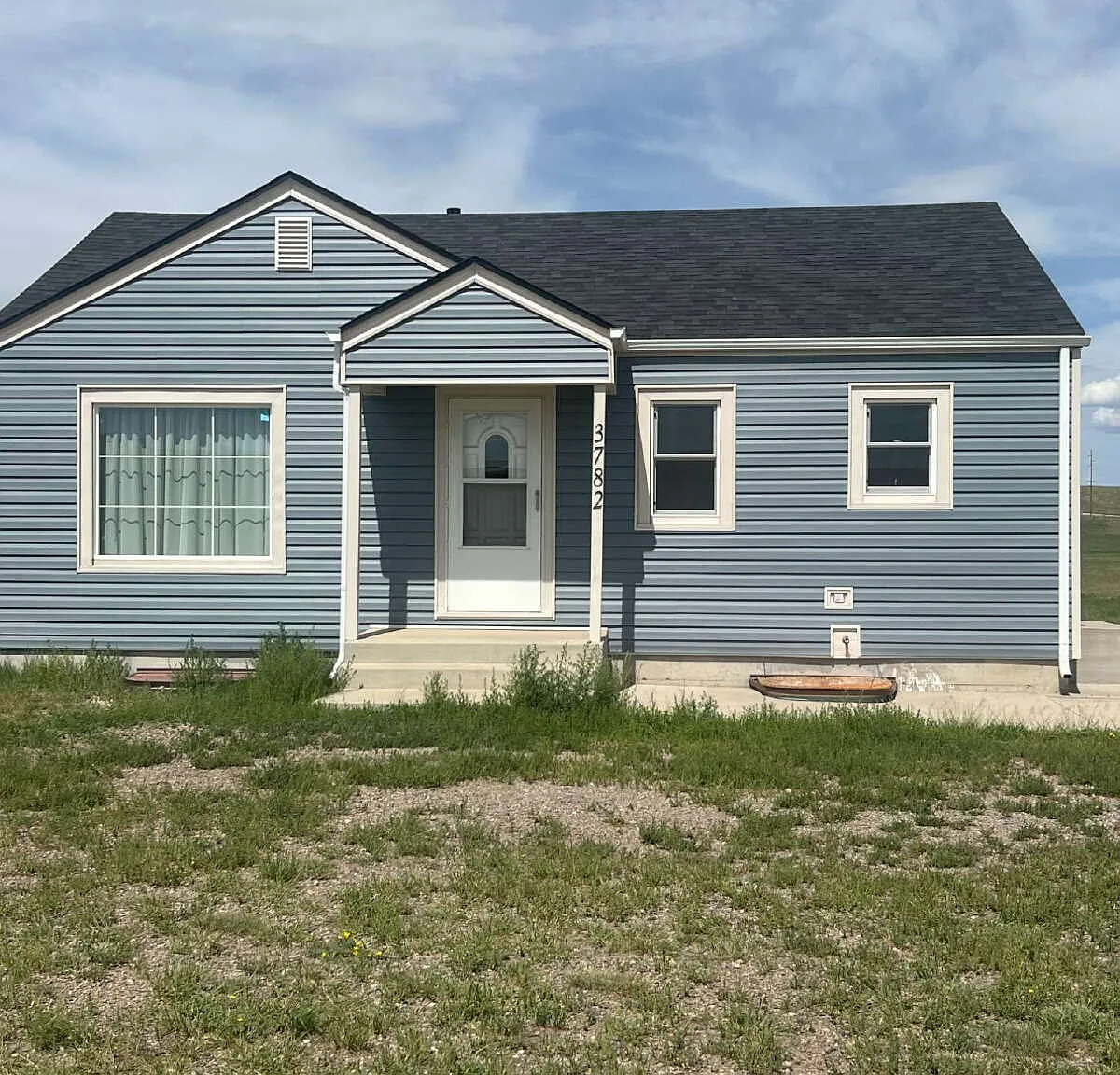 4 bed, 2.0 bath, $2,800 — Photo 1