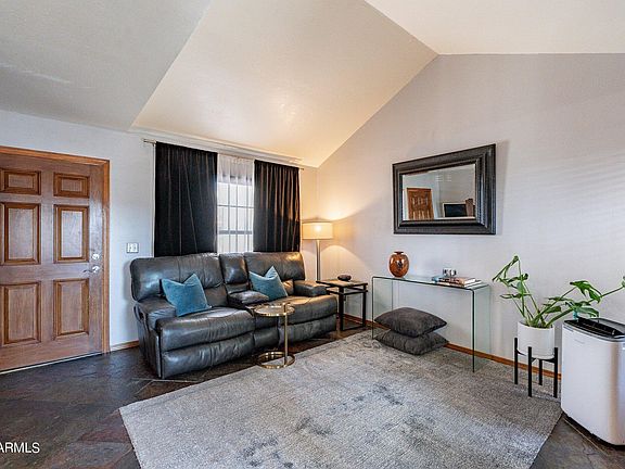 4th image of 820 W University Drive #10