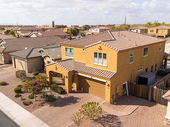3rd image of 3322 E LANTANA Place
