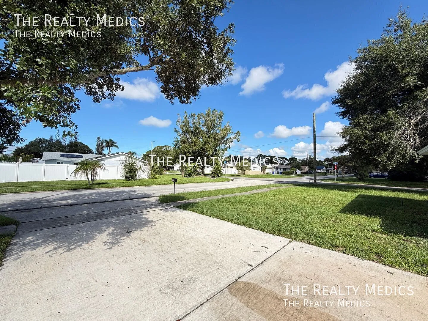 Charming 3-Bedroom Corner Lot Home With Modern Comforts In Rockledge — Photo 4