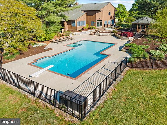 5th image of 12015 Wright Ln