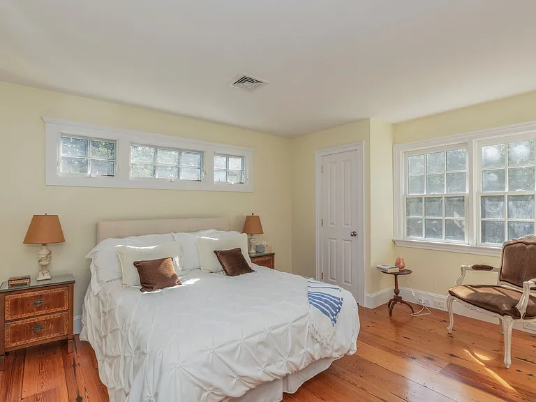 342 Old Sag Harbor Rd — Photo 17