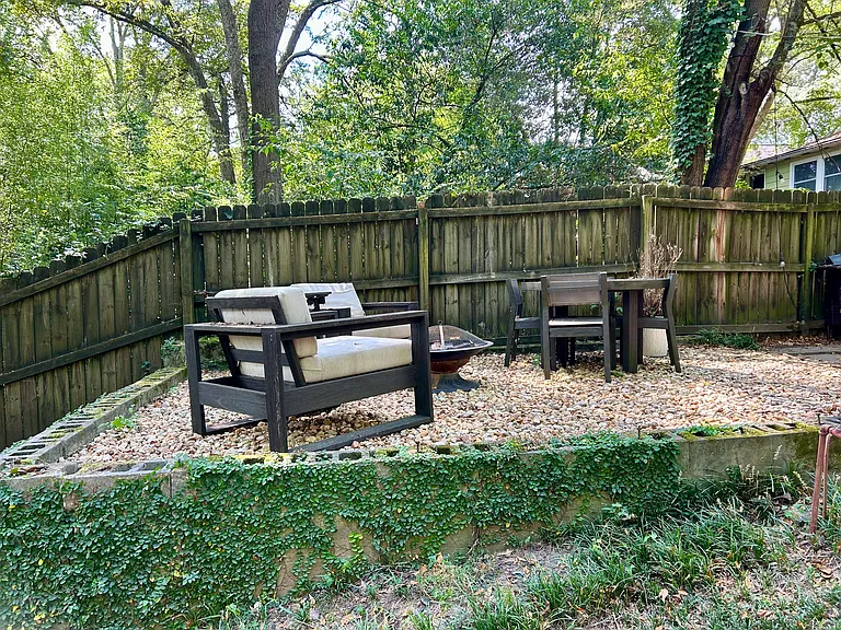 1058 Gilbert St SE — Photo 30